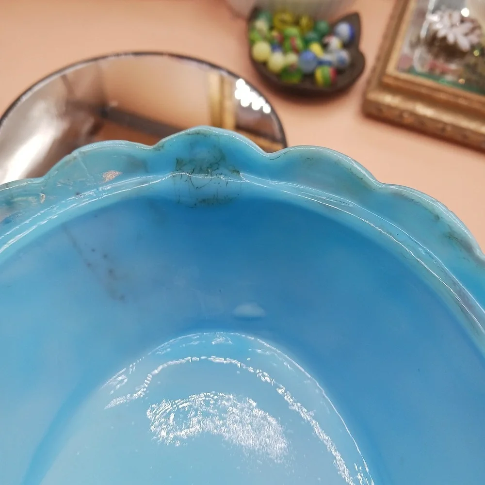 Vintage VALLERYSTHAL Blue Slag Glass Hen On Nest Covered Dish 8.5